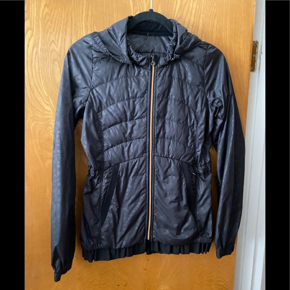 LULULEMON Spring Fling Puffy Windbreaker 4 - Picture 2 of 12